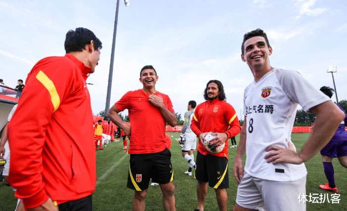 【国足】时隔189天！国足罪臣变队长，备受李铁器重，归化第一人却失宠！