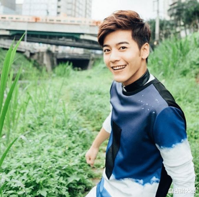 龙岭迷窟@《龙岭迷窟》演员卸妆大变样，他的真实颜值秒杀小鲜肉！