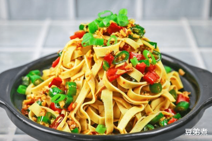 「豆腐皮」夏天,多给孩子吃这菜,3块钱一斤,常吃补钙,促进骨骼发育