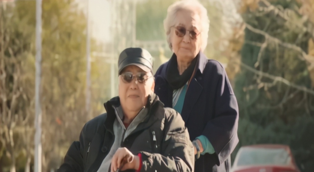 北京电影学院|90岁于洋罕曝近照！满头白发大腹便便，晚年丧子今仍住北影宿舍