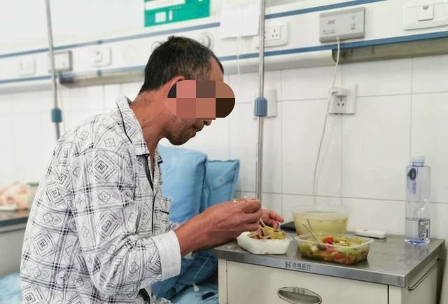 江油■176小时惊魂求生：四川江油隧道塌陷3人被埋，为了活命饮尿喝汽油