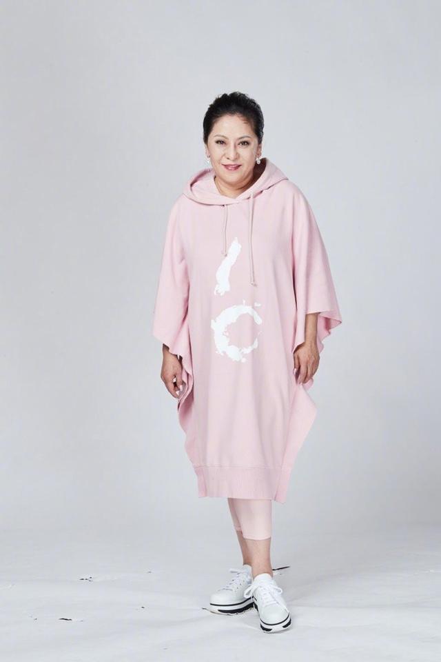 郭碧婷■向太人老心不老！新发型减龄但“不怒自威”，真心替郭碧婷捏把汗