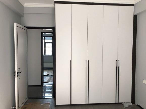 |110平装修，电视墙墙花2万，大阳光房3万多，这套房子砸了不少钱