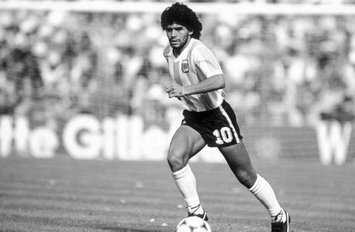 心脏骤停|球王马拉多纳，心脏骤停离世！60岁怎么就心脏骤停？什么原因？