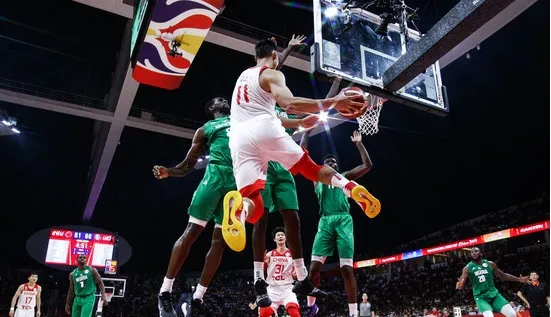 易建联■炸裂！易建联又拿下NBA合同？结局感人！男篮一哥有心了