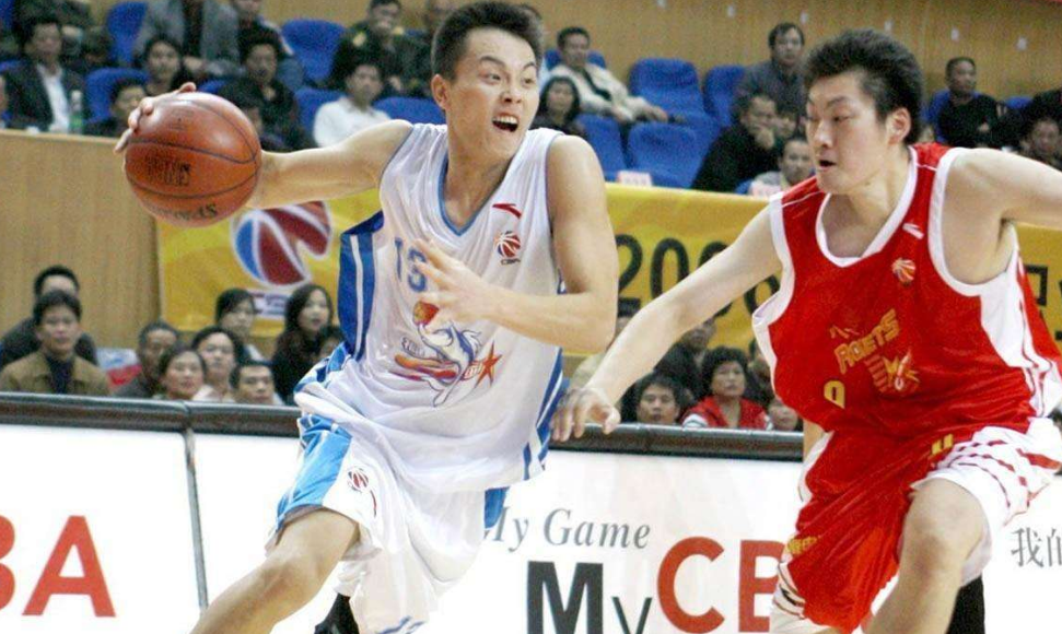 「福建男篮」篮球女神卞兰，二婚嫁福建球王，老公也是二婚，曾迎娶教练女儿