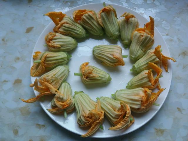 南瓜▲原来不起眼的它，既是菜也是药，天越热越要吃，清热下火味道鲜