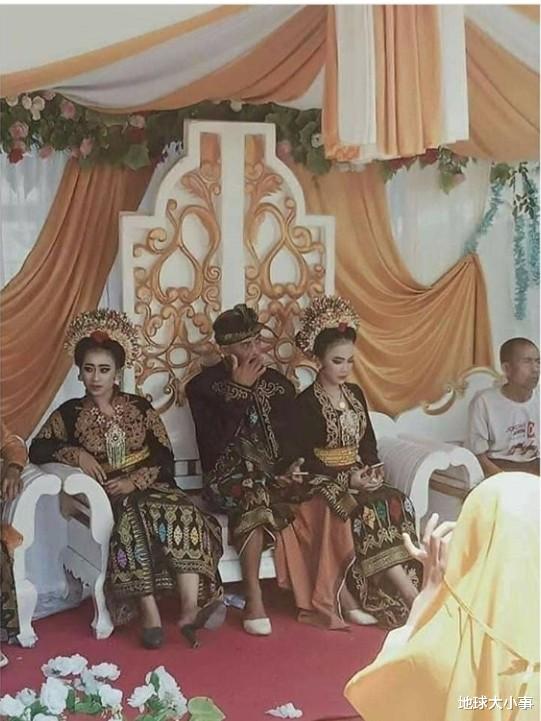 印尼18歲男子2周娶2妻，婚禮照曝光，大老婆表情意外成焦點-圖2