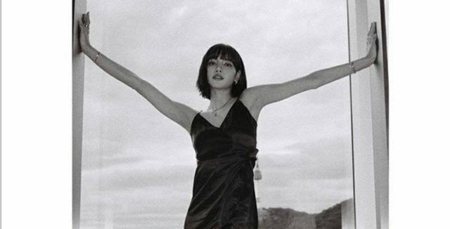 金智妮|Lisa和Jennie评论沦陷?歌词分配比团队荣誉更重要吗?