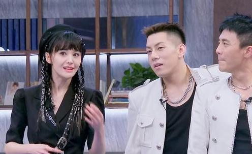 郑爽|大家都被骗了，郑爽的低情商才是人设，能红这么久她可不单纯