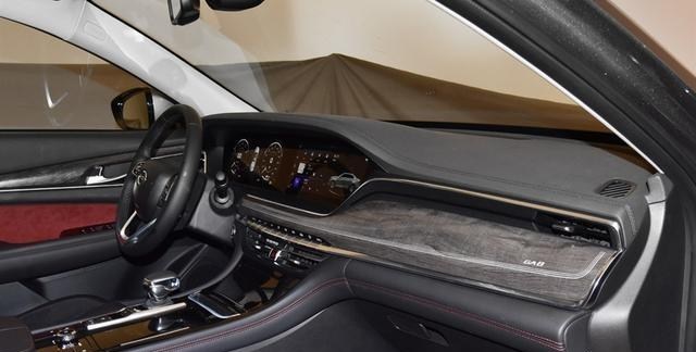 轿车@国产又一“实力王”，高速静如高铁，满油830km，坐享A6L的舒适