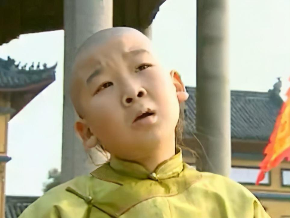 春晚|7岁出道走红，14岁登上春晚的“鬼马童星”谢昀杉，今现状如何