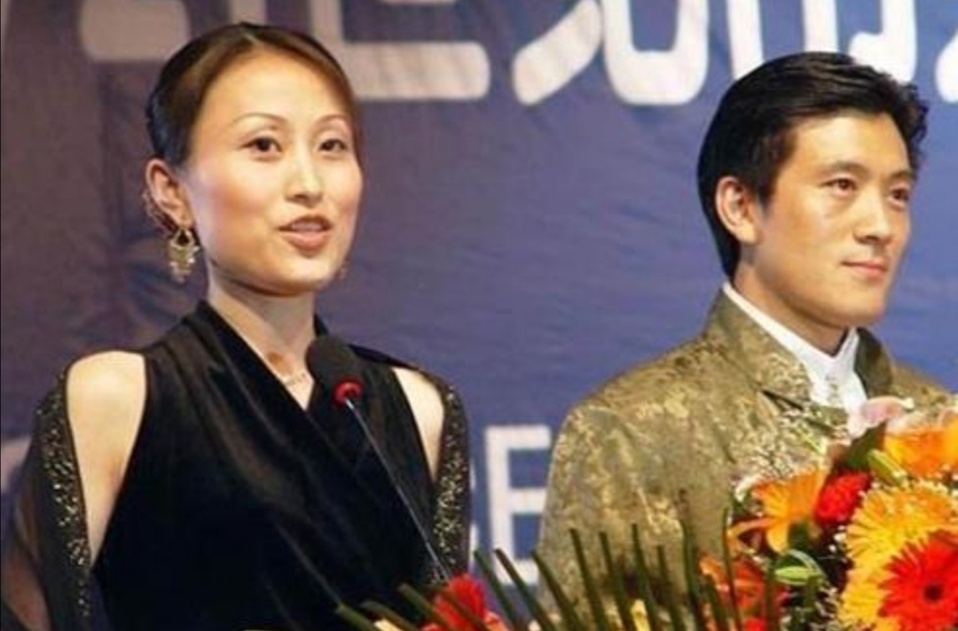 #黄圣依#黄圣依的“豪门”上位史，简直是娱乐圈女明星的教科书