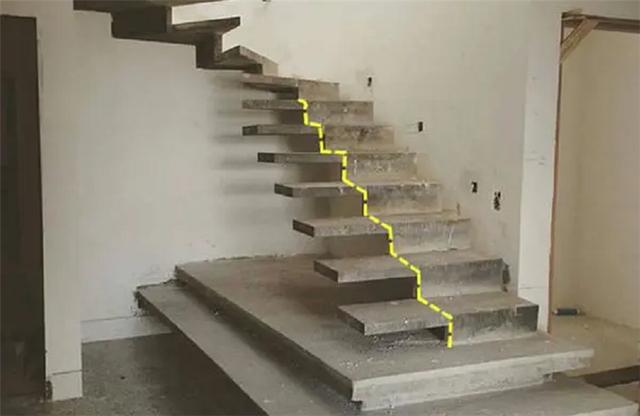 |等我买了复式楼梯也要这样装！砌一半悬空一半，每一步都充满刺激