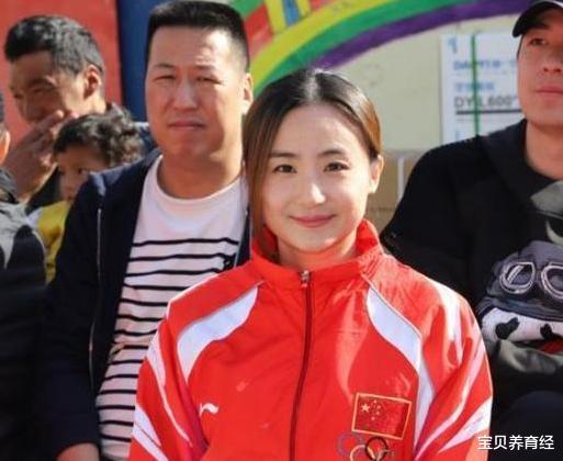 「桑雪」女孩14岁得跳水金牌,8万奖金被扣7万愤怒退役,现状却让人欣慰