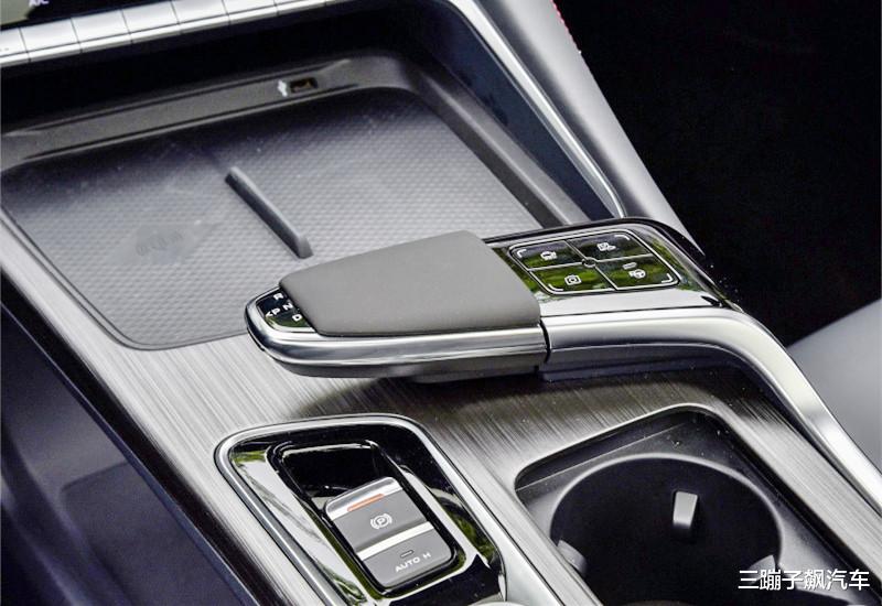 长安汽车|又一国产“黑马”！实力不输20万合资，仅11万，10天卖出7000+！