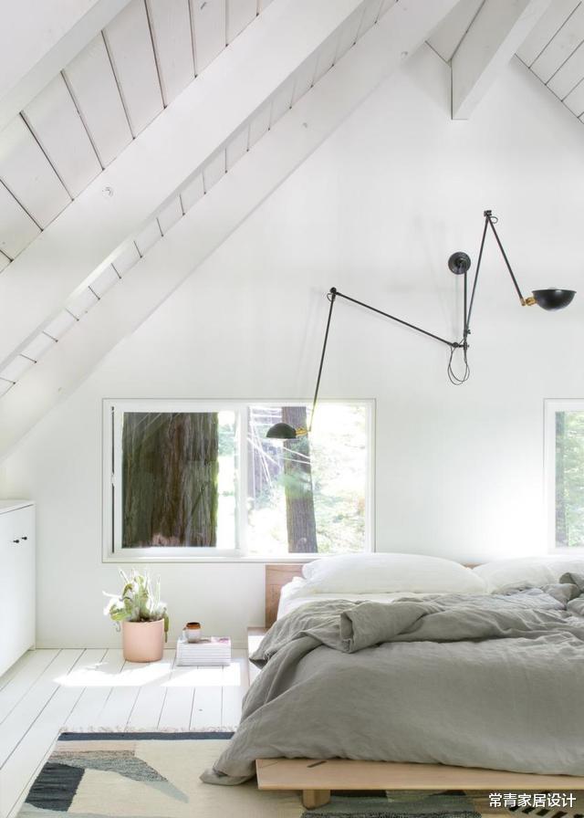 『』买个101㎡小别墅，4.7米层高加小阁楼，卧室和卫生间腾出来了