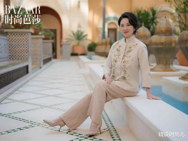 「何超琼」何超琼一身黑宣布赌王遗志，濠江第一大女主的她，才是最大赢家