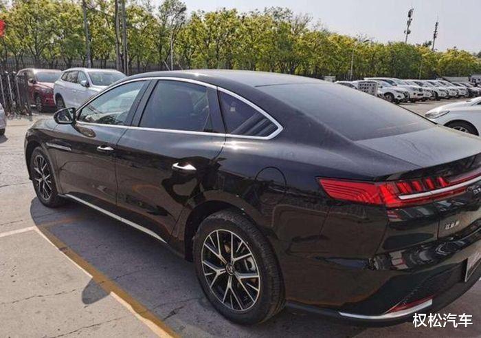 比亚迪汉▲千呼万唤始出来 比亚迪汉开启预售!