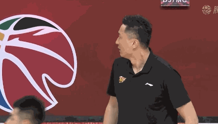 杜锋|裁判害怕杜锋？吃T之后的判罚彻底失衡，广东赢球却不光彩