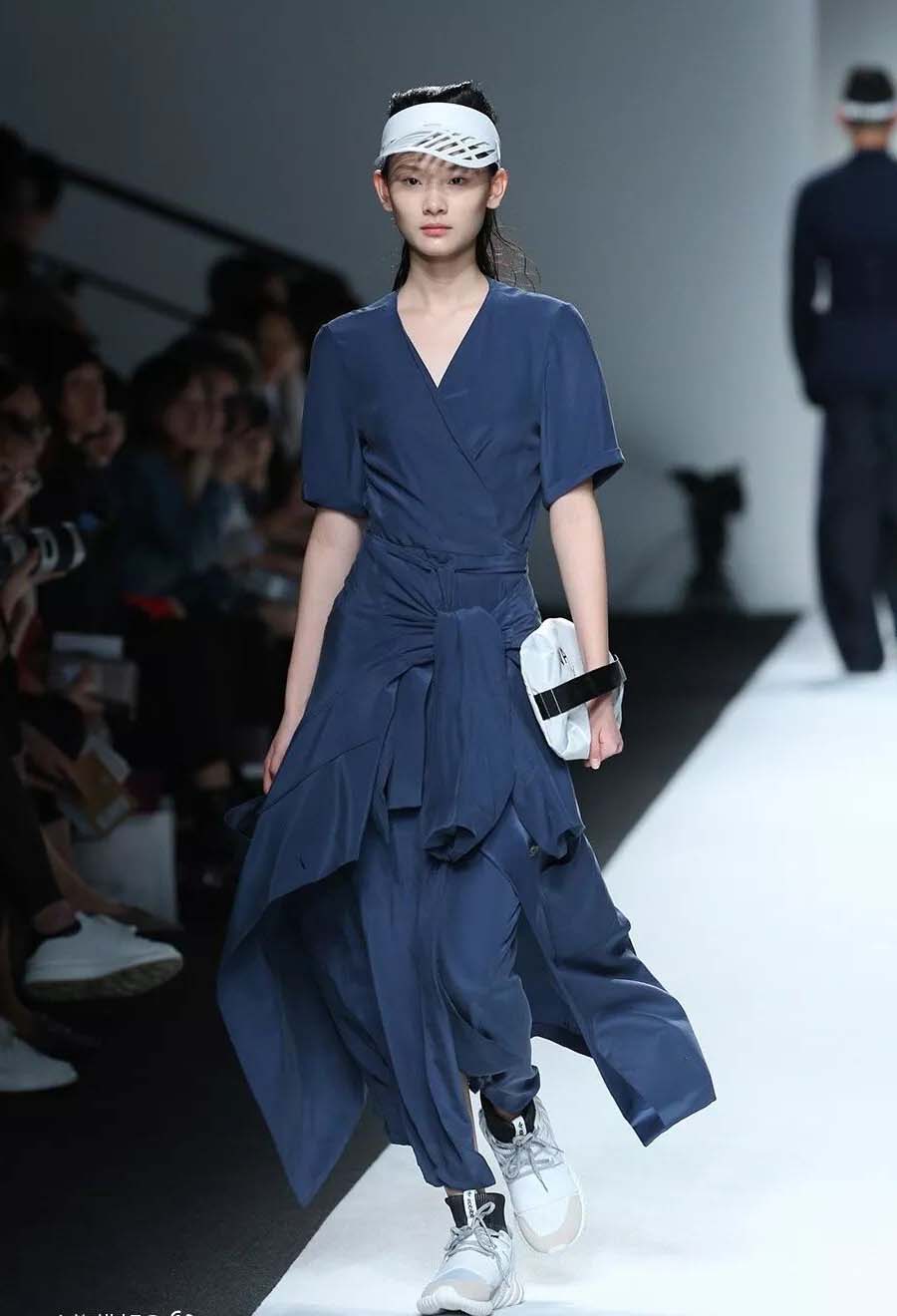 「吉林男篮」CBA单场得分第一人，自费为球队买外援，妻子是主持女儿是超模！