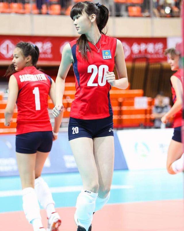 女排▲亚洲女排第一女神！被誉为“十二头身”黄金比例，23岁腿长1.2米