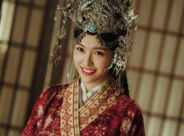 唐嫣|爆款预定！唐嫣《燕云台》空降开播，电视台不惜空档只为等“她”