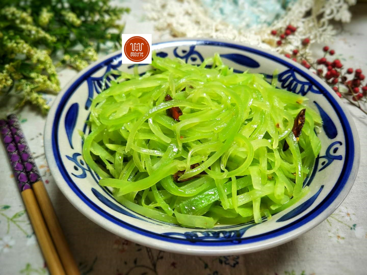 ▲它是天然的钙库，价格很便宜，人人都要多吃，尤其是老人和孩子！