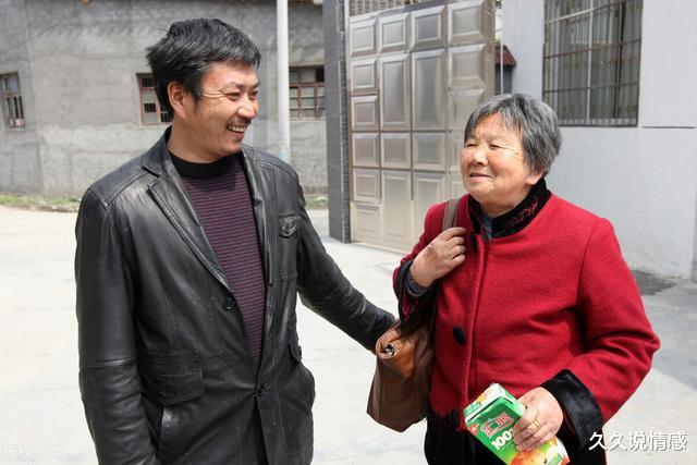 老年人再婚要不要領證？3位65歲阿姨說出實話，難聽卻實用-圖5