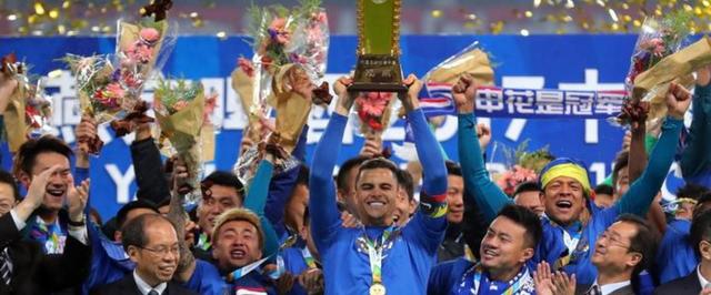 『上海申花』【原创】“对伐”的吴晓晖 瘪三样的周军 没啥用的吴金贵 聊聊申花