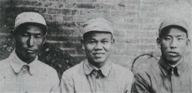 #长征#将军背井离乡30年，建国后派人接母亲进京，却发现她在街边讨饭