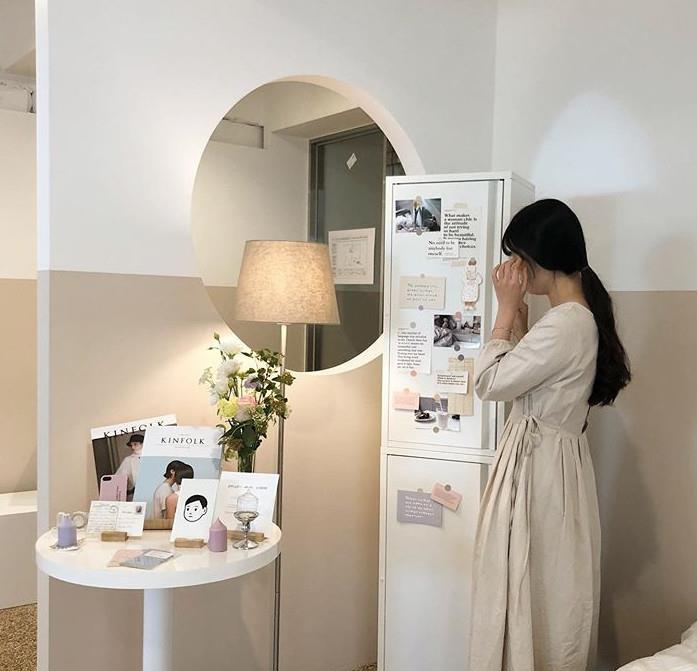 眼前的生活:30岁博主的“治愈系”家居走红:一个人的生活,过得精致而美好