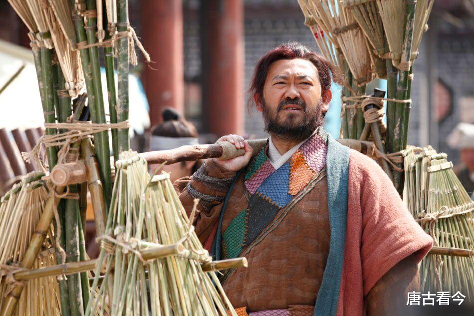 「混世魔王程咬金」程咬金学全三十六路斧招，他在隋唐十三杰中能排第几，罗成: 看我