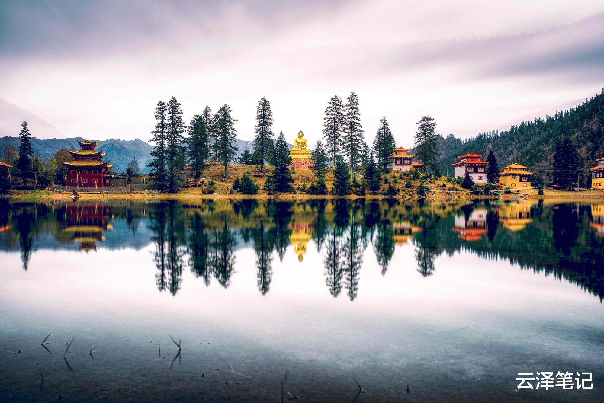 [川西]川西这个湖泊太神奇了，竟然在山顶上，据说是大力神背水而形成的