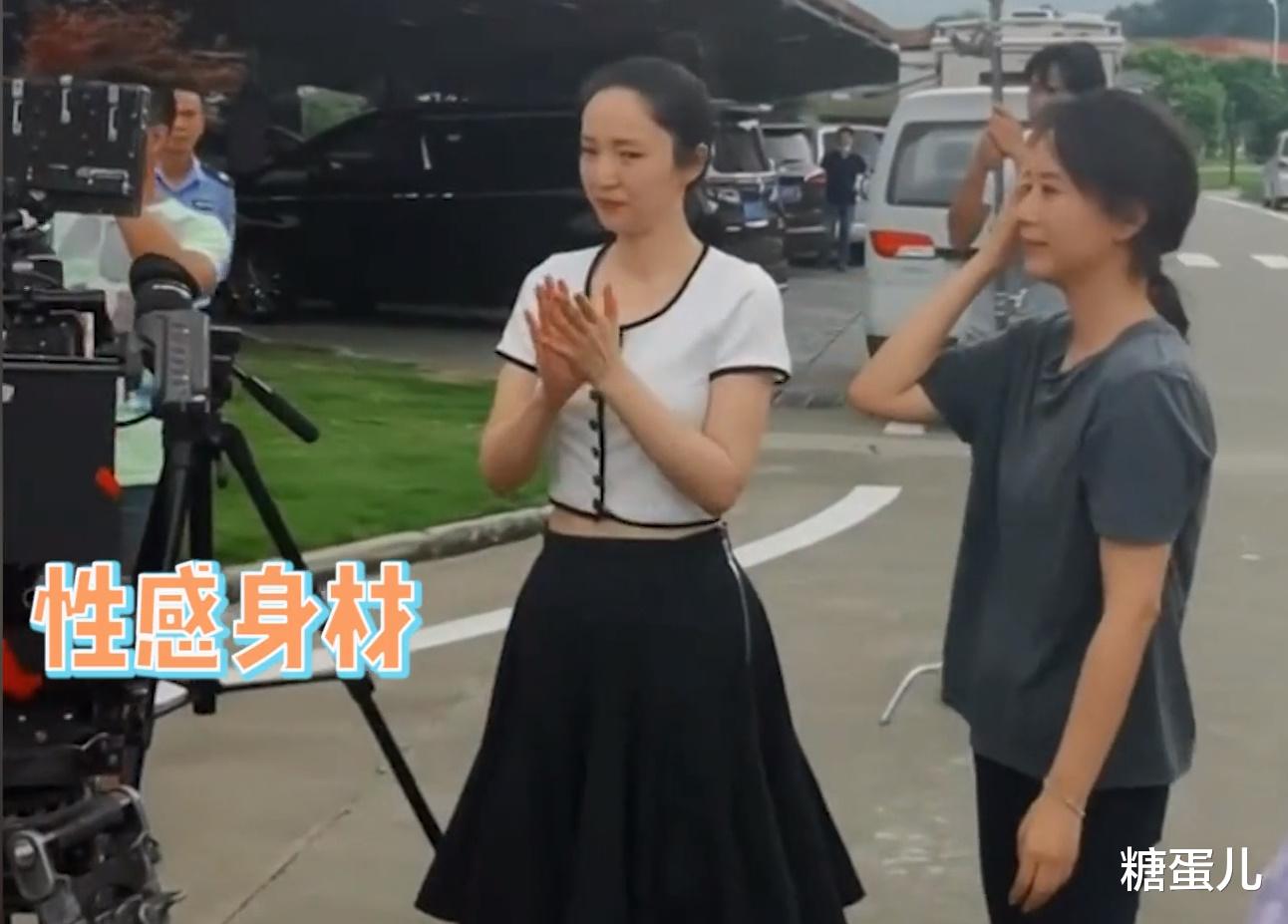 秦昊|海清长发邋遢没气质,肤色蜡黄干瘦,被董璇衬托的很老!