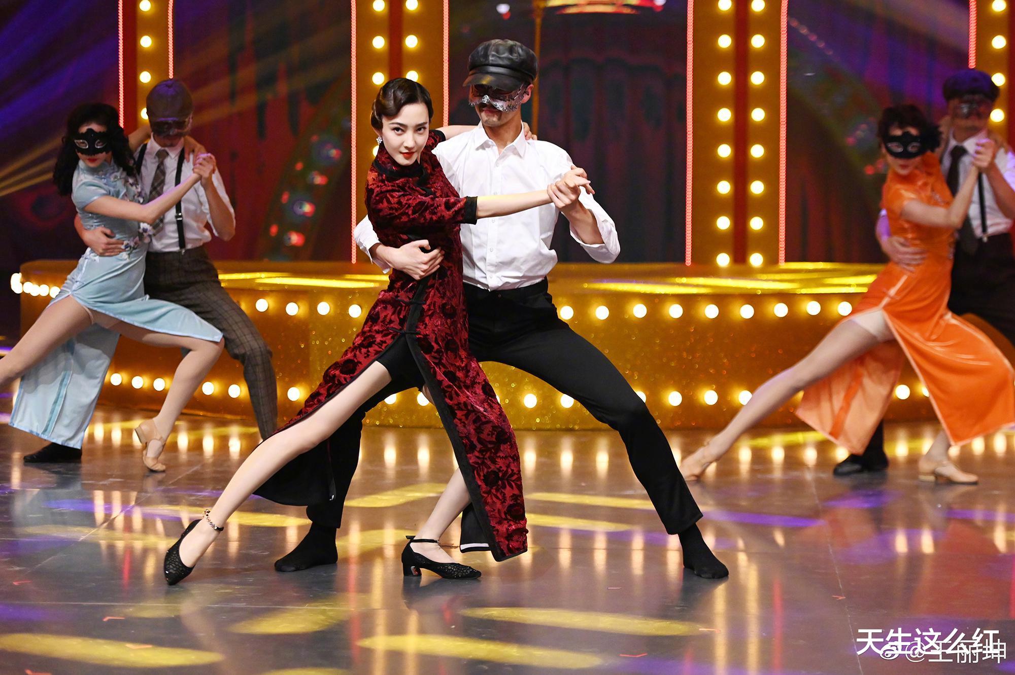 『王丽坤』逐帧分析王丽坤张雨绮选歌风波，娱乐圈有多现实，都在这一幕了