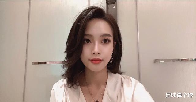 点球|恒大跟队美女记者：深足对鲁能的比赛至少3个点球没判