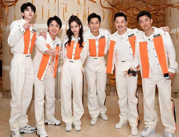 【奔跑吧兄弟】跑男路透：同样是扮丑，看完baby再看关晓彤，节目组“偏心”太明显