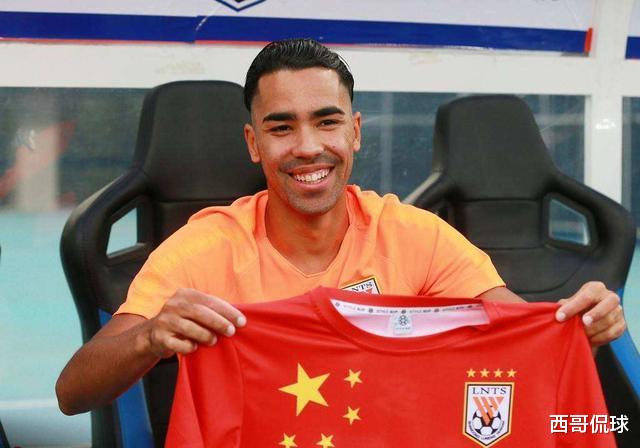 中超：中超归化失败第一人诞生！球员已改回国籍，球迷：闹剧该结束了