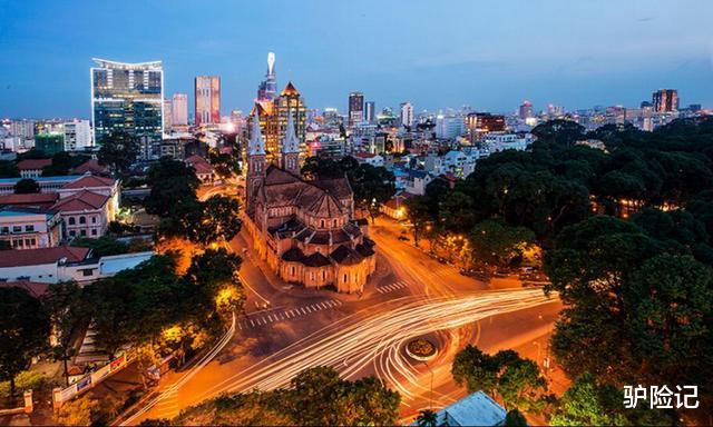 【胡志明市】被称为“东方巴黎”的胡志明市，如果放在中国，能达到几线城市？
