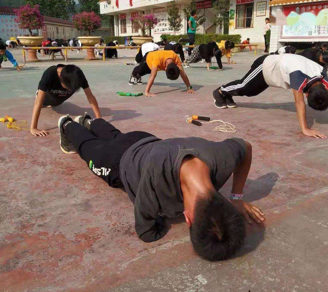 美国队：独臂少年已正式注册运动员！其特点却难进职业队和国家队