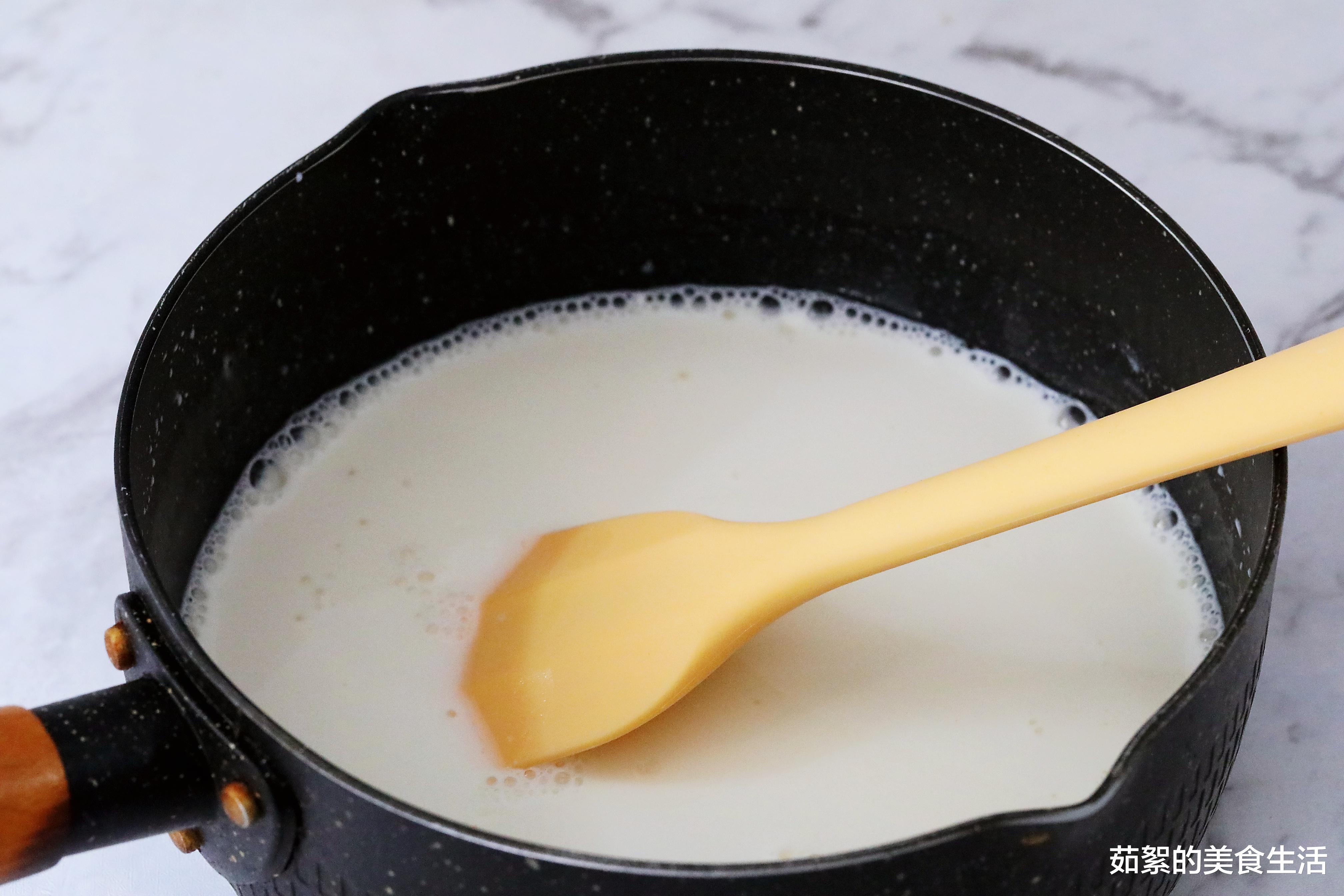 []可以嚼着吃的牛奶，不用烤箱，不用油炸，外酥里嫩，孩子特爱吃