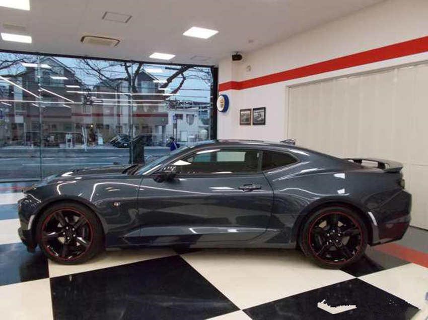 「奔驰」这才更像年轻人跑车！性能堪称同级第一，跌至“白菜价”，宝马奔驰黯然失色