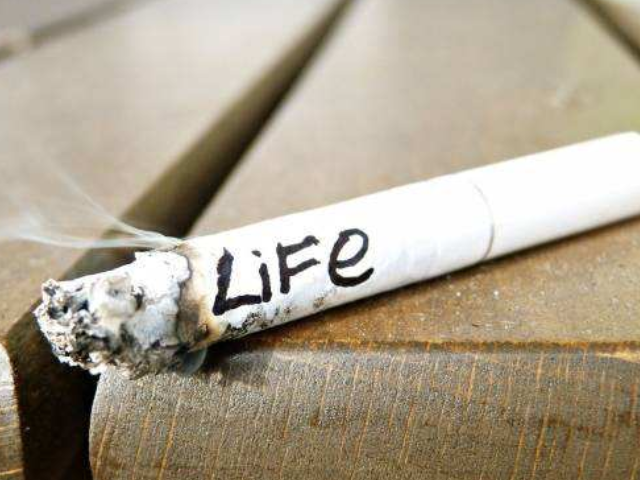 尼古丁▲这3物是尼古丁的“天敌”,经常吸烟的人放开肚皮吃,或能助你排出烟毒