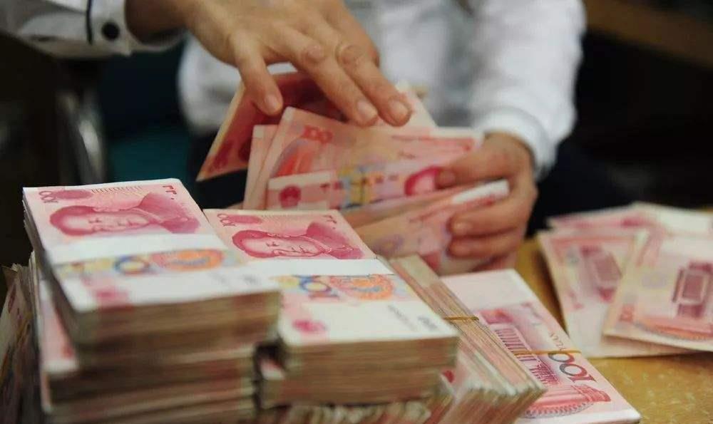 「利息」定期存款常见的3个问题，还有2个“陷阱”需重视，否则将损失本金