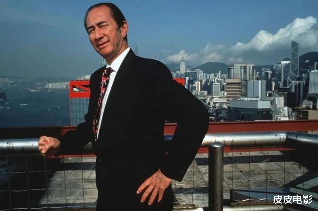 何鸿燊@何超盈：爸爸，这部电影中关于你的事情是否真实？何鸿燊笑而不语