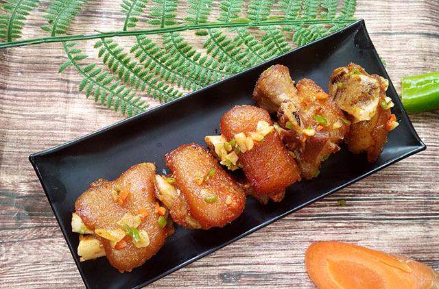 「猪蹄」饭店卖68一盘的椒盐猪蹄，自己做成本少一半，学会不用买着吃了