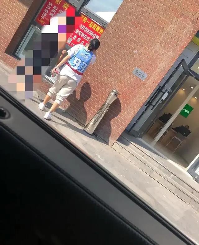 滤镜|虎扑第一女神未P图照曝光，去掉滤镜长这样？网友：乔碧萝2号