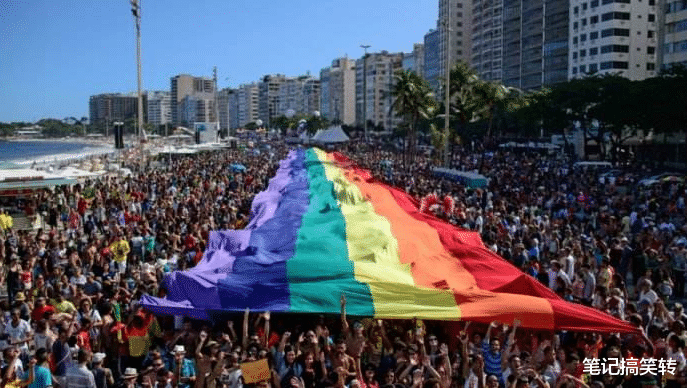 电影|44岁男星含泪出柜,坦言一直恐惧害怕,害怕承认后的后果