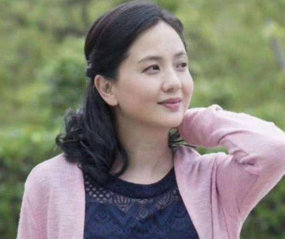 陶慧敏|她是国家一级演员，为丈夫守寡11年，如今54岁美过20岁女儿